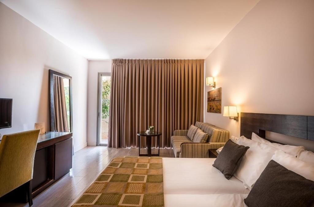 Двухместный (Двухместный номер «Премиум» с 1 кроватью или 2 отдельными кроватями) отеля Lavi Kibbutz Hotel, Тверия