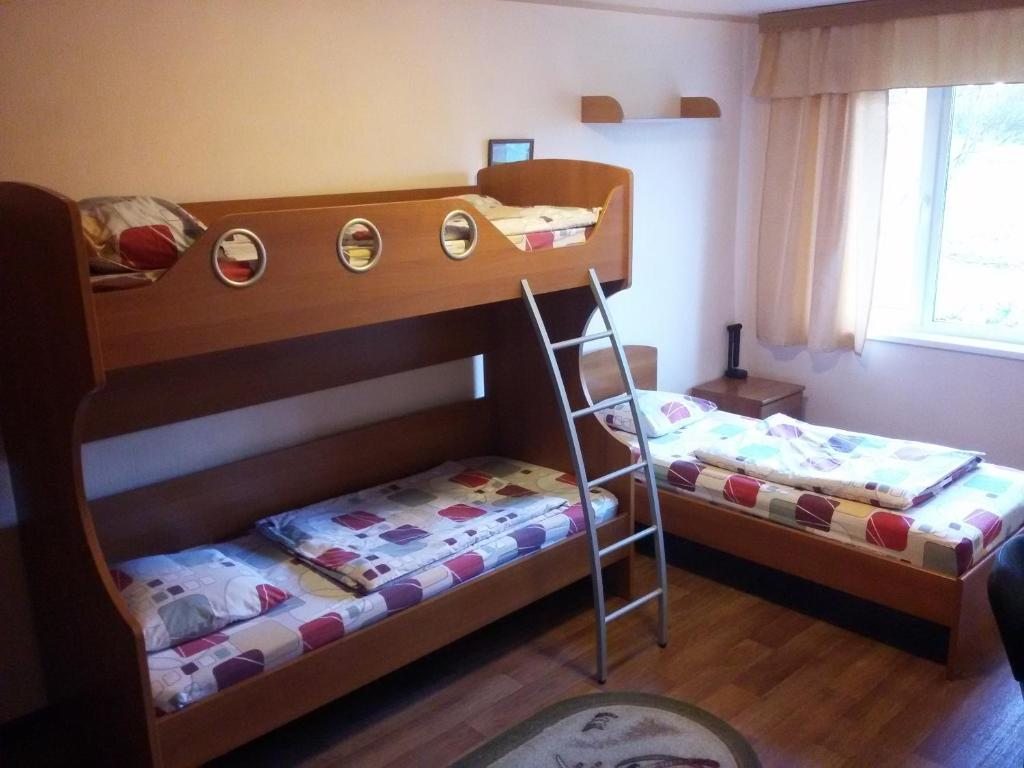 Номер (Кровать в общем 6-местном номере) отеля Вектор, Мурманск