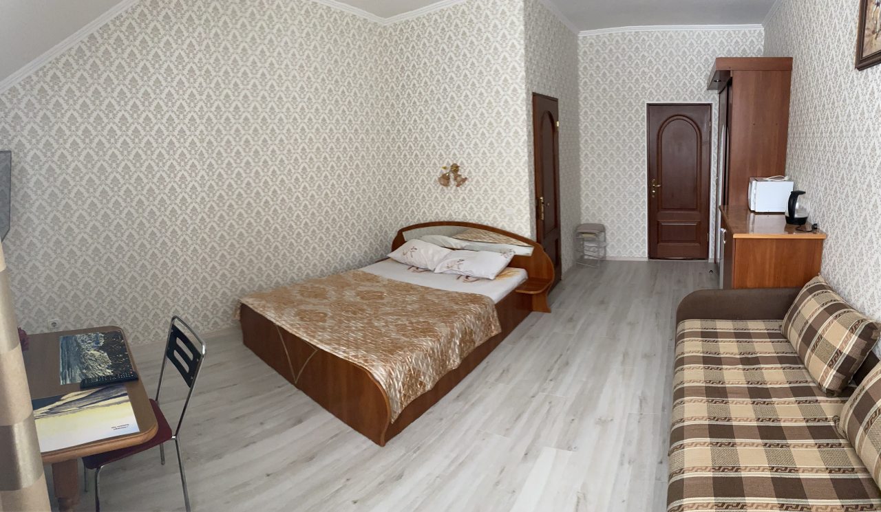 Трёхместный и более (Трехместный стандарт) гостевого дома Дюна-центр, Зеленоградск