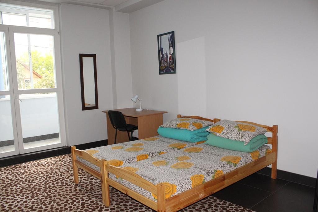 Двухместный (Бюджетный двухместный номер с 2 отдельными кроватями) гостевого дома Жасмин, Минск