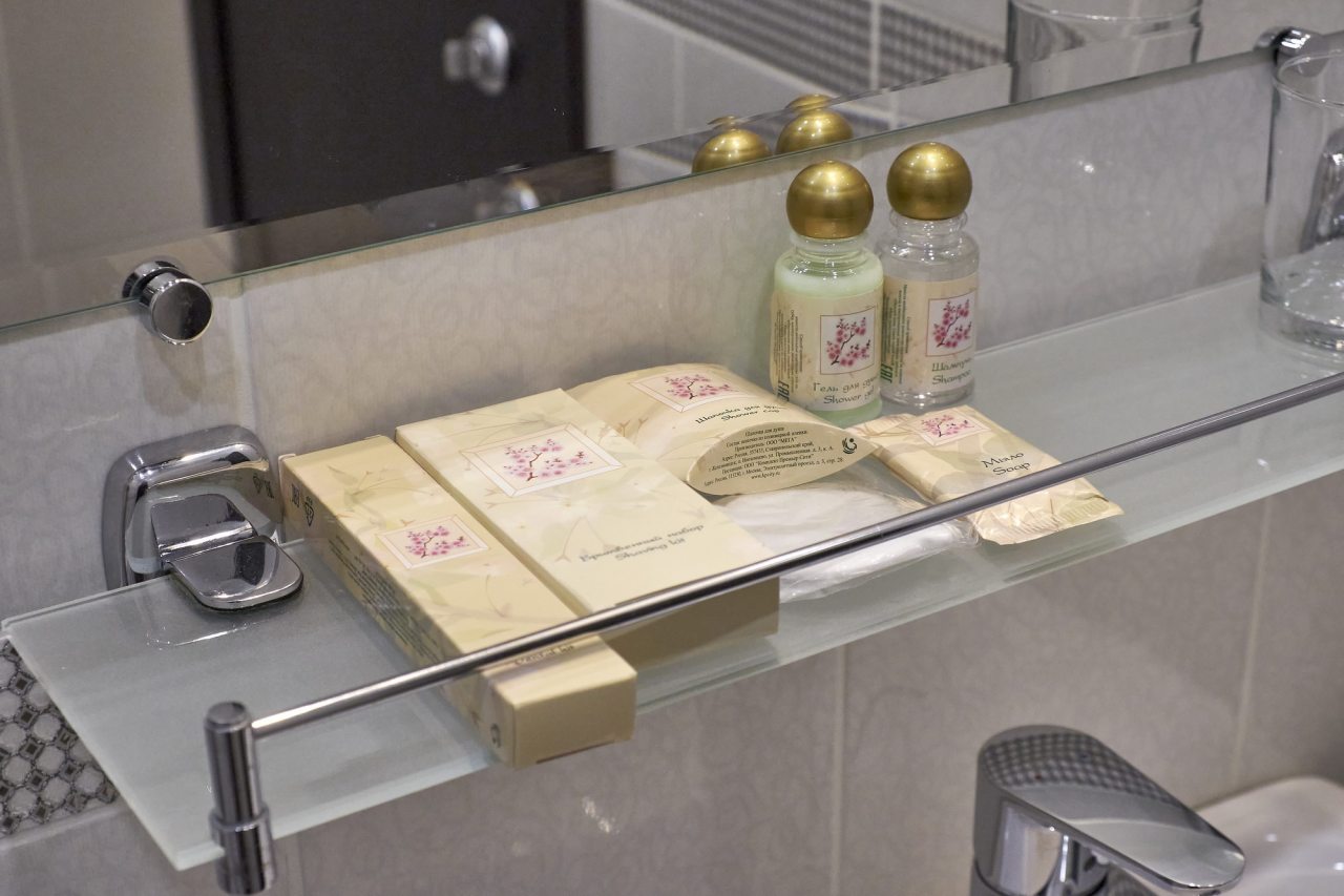 Принадлежности для душа.