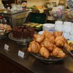 Завтрак «шведский стол».