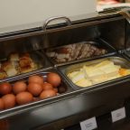 Завтрак «шведский стол».