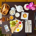 Завтраки в кафе, Гостиница Easy Room