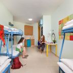 Номер (Односпальная кровать в 6-местном общем женском номере), Abraham Hostel Jerusalem