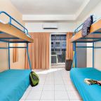 Номер (Кровать в общем 4-местном номере для мужчин и женщин), Abraham Hostel Jerusalem