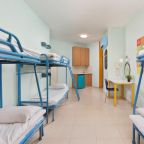 Номер (Односпальная кровать в 6-местном общем женском номере), Abraham Hostel Jerusalem