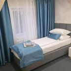 Четырехместный (С 2-я двуспальными кроватями, 4-я односпальными кроватями либо с 1-й двуспальной и 2-я односпальными кроватями.), Гостевой дом Анна