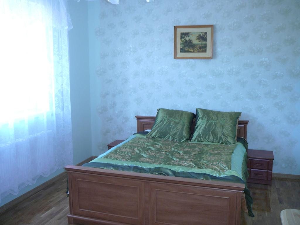 Двухместный (Двухместный номер с 1 кроватью и общей ванной комнатой) отеля Cветлые Росы, Брест