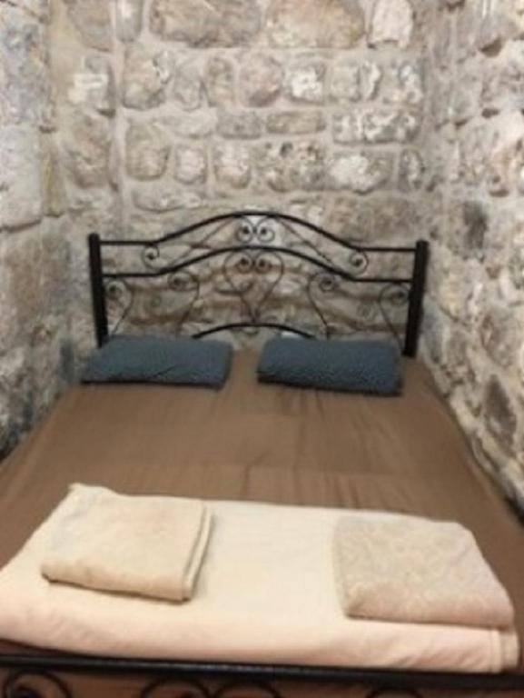 Двухместный (Номер Делюкс с кроватью размера «queen-size») хостела Chain Gate Hostel, Иерусалим