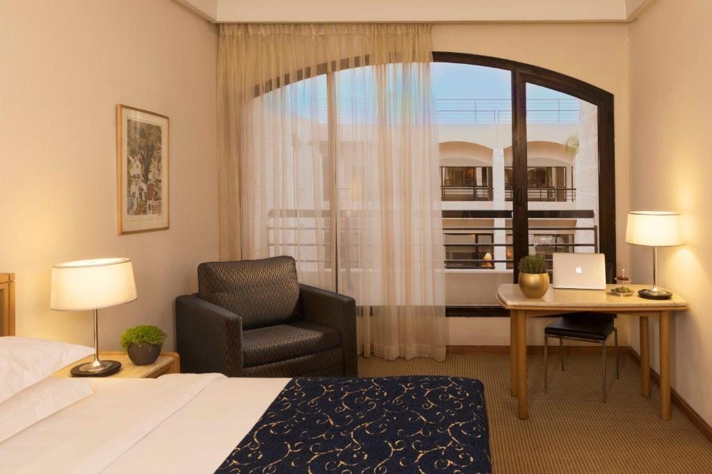 Двухместный (Стандартный двухместный номер с 1 кроватью или 2 отдельными кроватями) отеля Dan Jerusalem Hotel, Иерусалим
