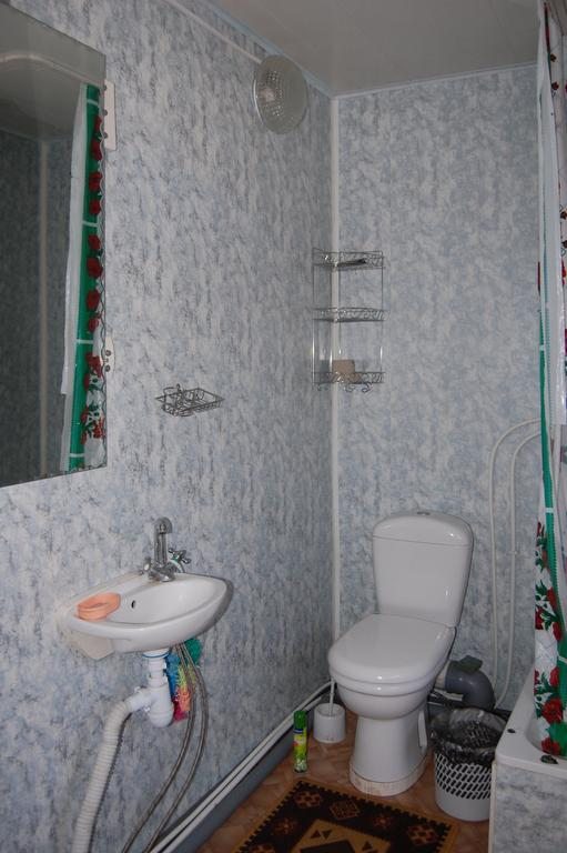 Двухместный (Двухместный номер с 2 отдельными кроватями и общей ванной комнатой) гостевого дома Байкал, Большое Голоустное