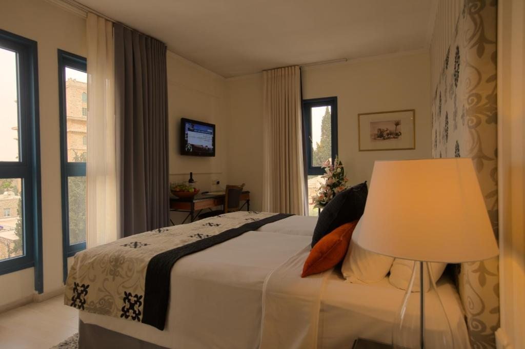 Двухместный (Улучшенный двухместный номер с 1 кроватью или 2 отдельными кроватями) отеля Eldan Hotel, Иерусалим