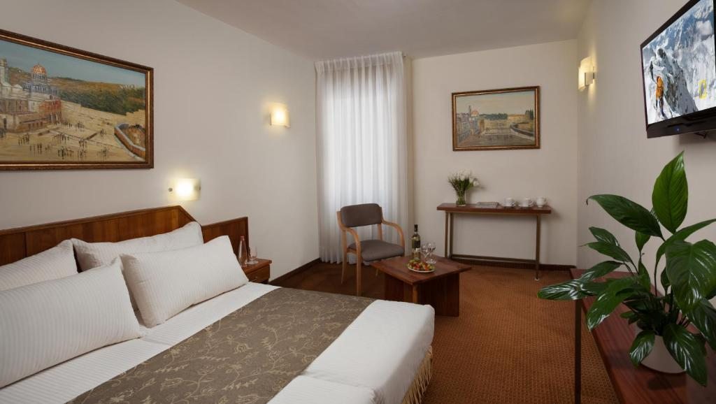 Двухместный (Улучшенный двухместный номер с 1 кроватью или 2 отдельными кроватями) отеля Jerusalem Gate Hotel, Иерусалим