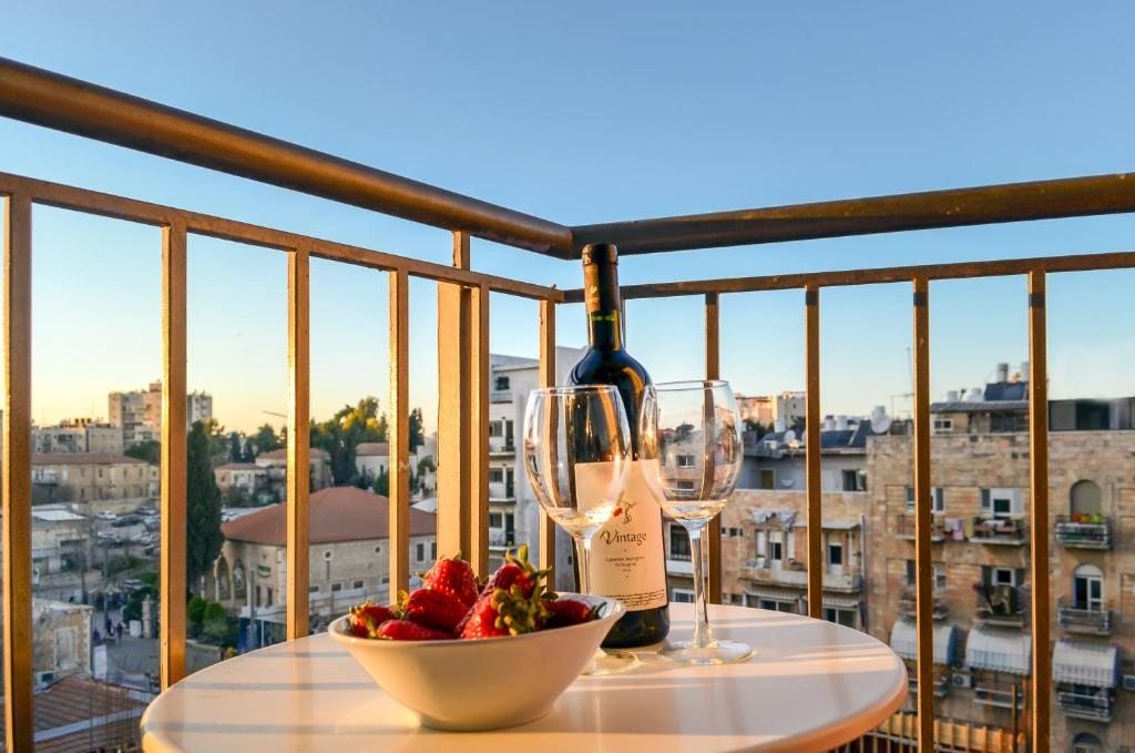 Двухместный (Номер Делюкс с балконом), Paamonim Hotel Jerusalem