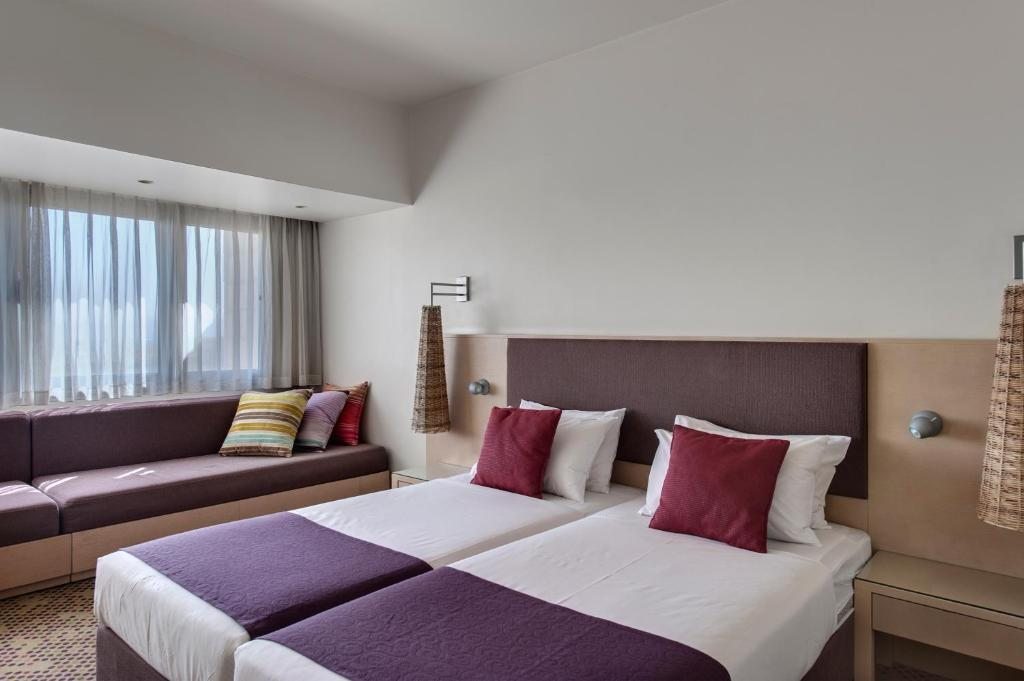 Двухместный (Улучшенный двухместный номер с 1 кроватью или 2 отдельными кроватями) отеля Ramat Rachel Resort, Иерусалим