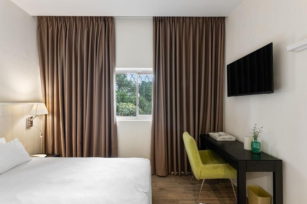 Двухместный (Двухместный номер эконом-класса с 1 кроватью или 2 отдельными кроватями) отеля Ramat Rachel Resort, Иерусалим