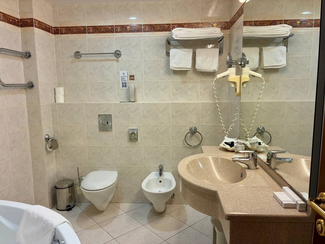 Студио, Отель АРТ