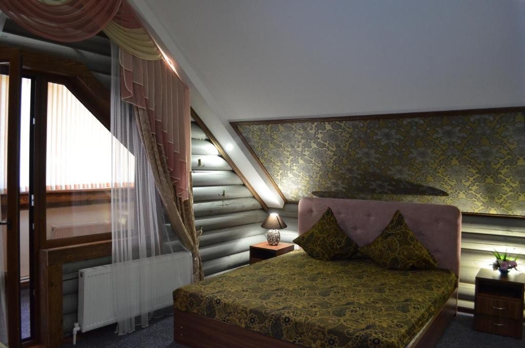 Двухместный (Улучшенный двухместный номер с 1 кроватью) отеля Казачок, Невинномысск