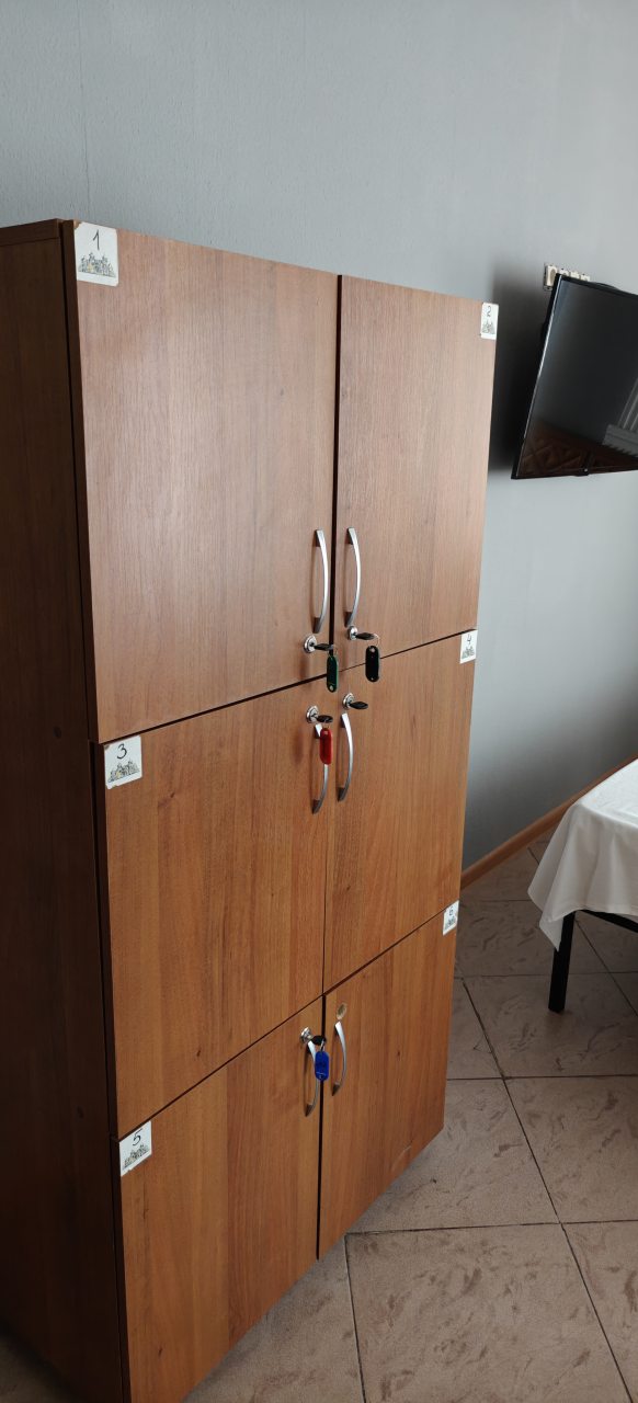 Люкс (Семейный/Друзья, Шестиместный № 4), Хостел Свои