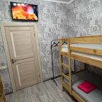 Четырехместный (Друзья №4 . С двумя двухъярусными кроватями), Хостел Свои