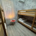 Четырехместный (Друзья №4 . С двумя двухъярусными кроватями), Хостел Свои