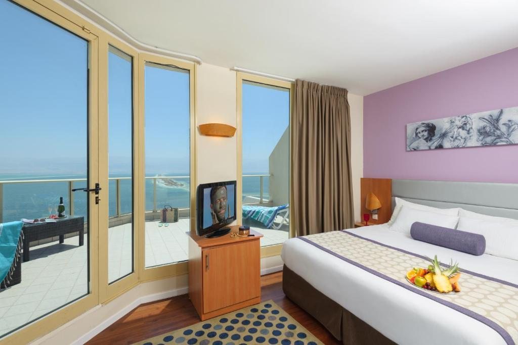 Сьюит (Суперлюкс) отеля Leonardo Plaza Hotel Dead Sea, Неве-Зоар