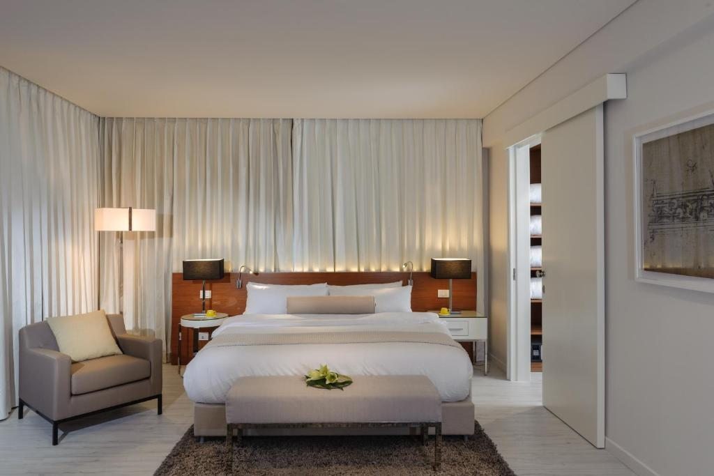 Трехместный (Полулюкс с боковым видом на море (для 3 взрослых)) отеля Leonardo Plaza Netanya Hotel, Нетания