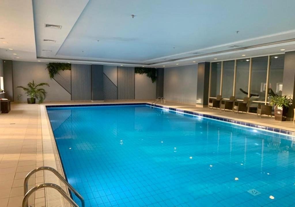 Крытый плавательный бассейн, Отель Реальянс