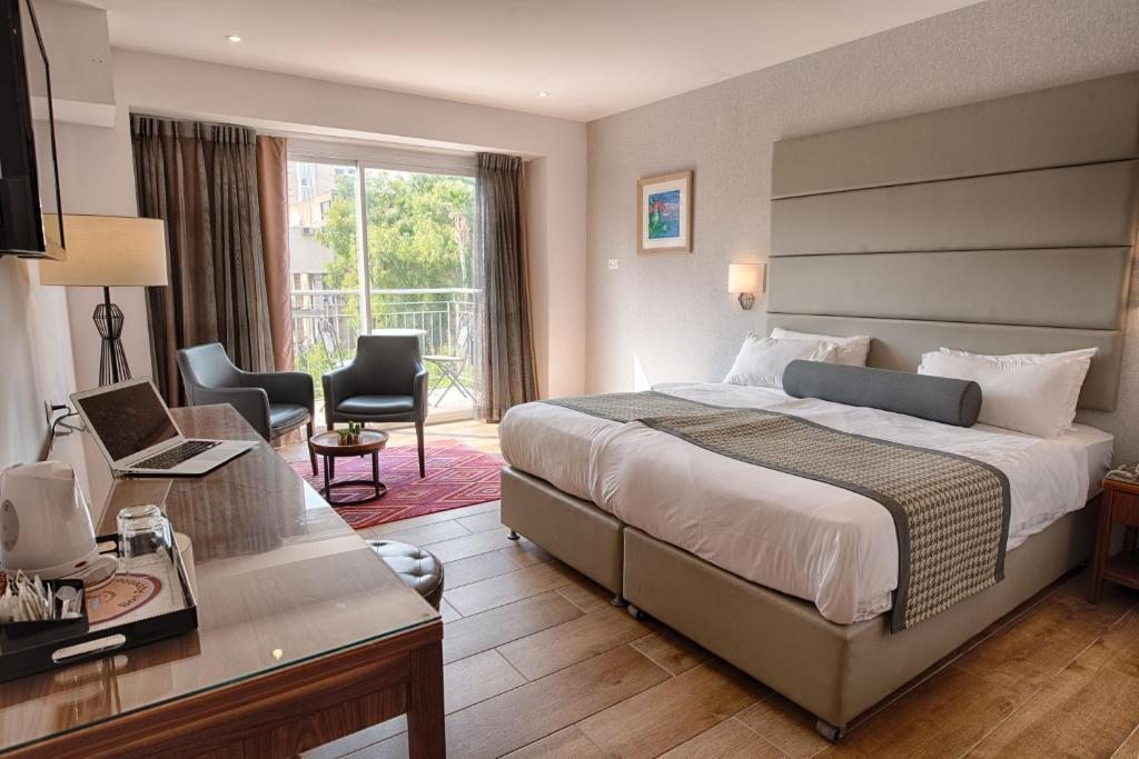 Двухместный (Двухместный номер «Премиум» с 1 кроватью или 2 отдельными кроватями) отеля Astoria Galilee Hotel, Тверия