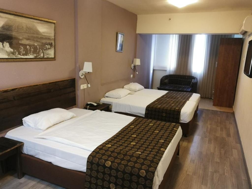 Двухместный (Двухместный номер с 1 кроватью или 2 отдельными кроватями и террасой) отеля Astoria Galilee Hotel, Тверия
