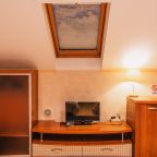 Трехместный (Стандарт трехместный двухкомнатный (номер первой категории)), Отель Патио