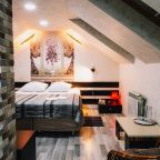 Трехместный (Стандарт трехместный двухкомнатный (номер первой категории)), Отель Патио