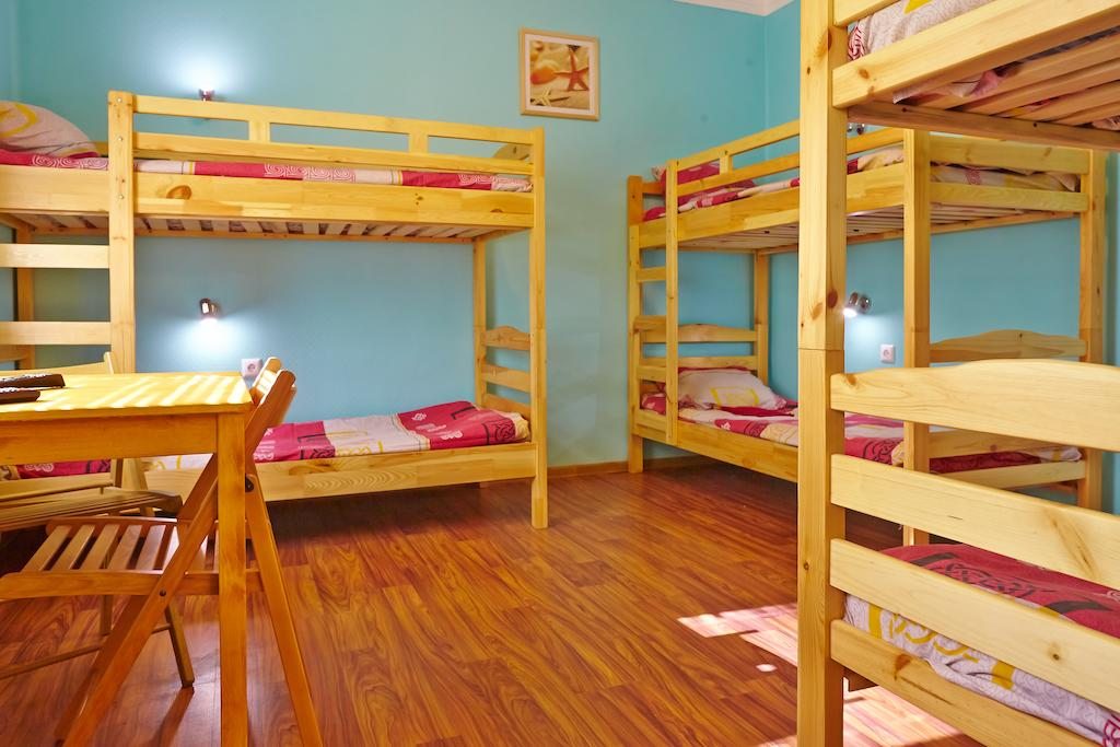 Номер (Кровать в общем 6-местном номере), Хостел Happy Hostel