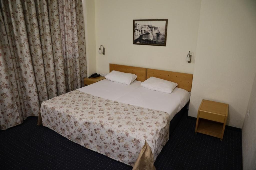 Двухместный (Двухместный номер эконом-класса с 2 отдельными кроватями) отеля Hotel & Museum Dona Gracia, Тверия
