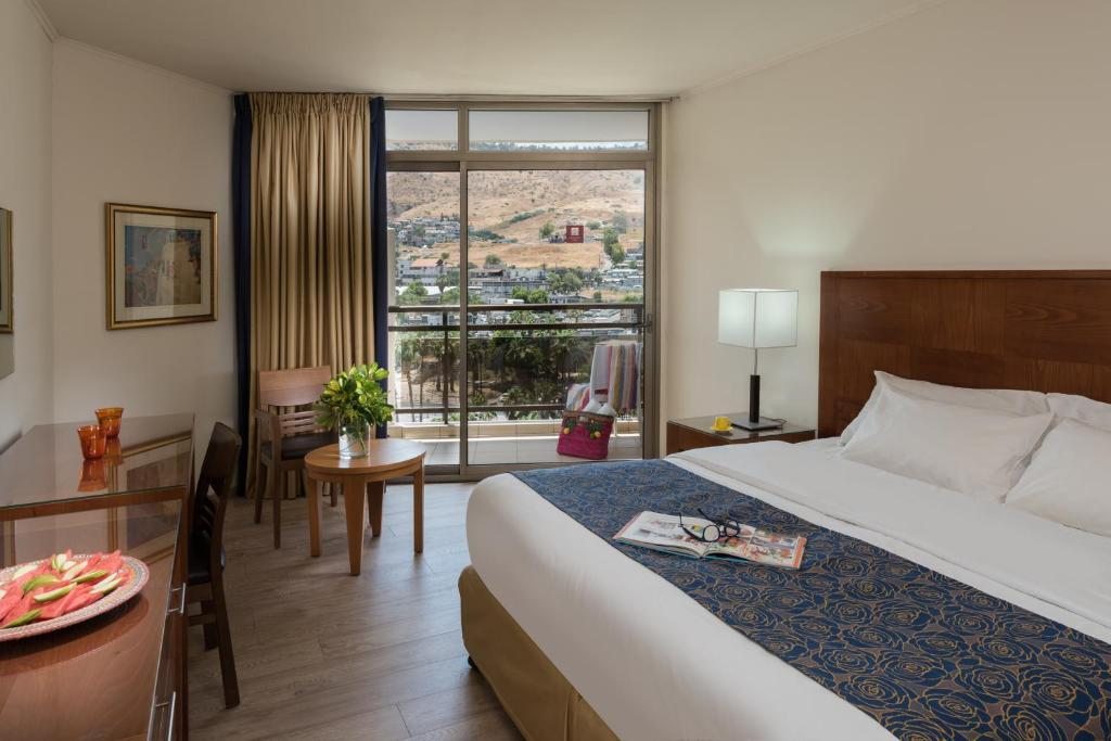Двухместный (Двухместный номер Делюкс с 2 отдельными кроватями) отеля Leonardo Plaza Hotel Tiberias, Тверия