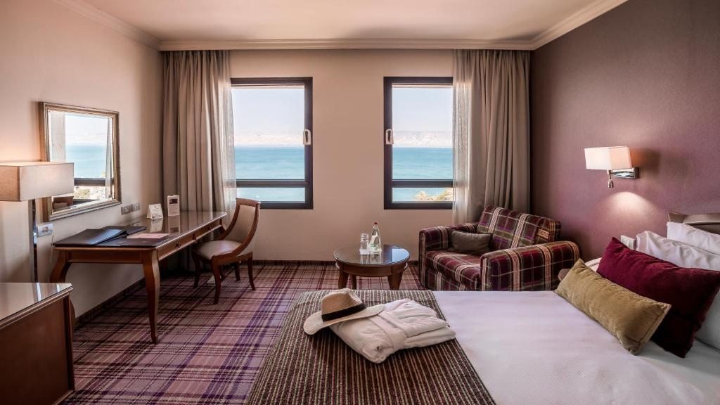 Двухместный (Двухместный номер Делюкс с 1 кроватью и видом на море) отеля The Scots Hotel, Тверия