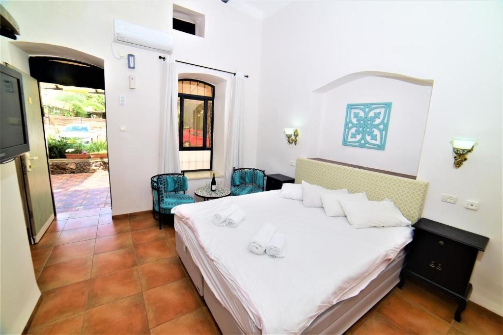 Двухместный (Двухместный номер Делюкс с 1 кроватью или 2 отдельными кроватями) отеля Villa Alliance, Тверия