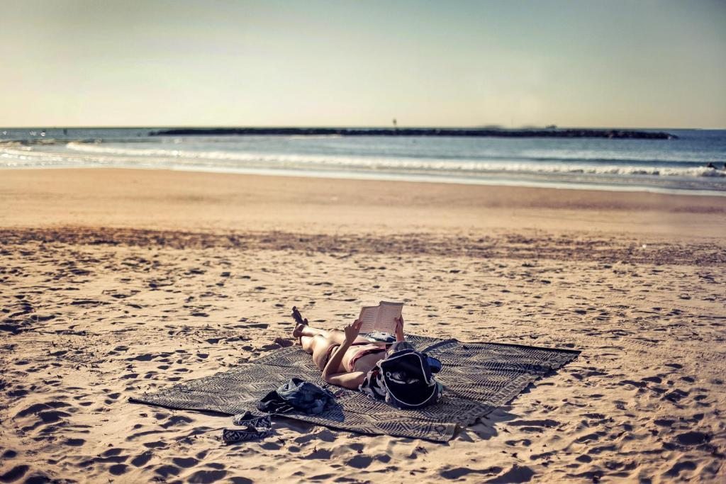 Brown beach. Tel Aviv. Brown Brut Tel Aviv.