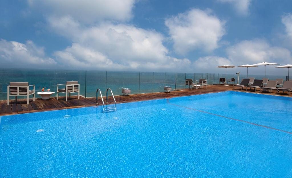 Carlton Tel Aviv Hotel – Luxury on the Beach, Тель-Авив