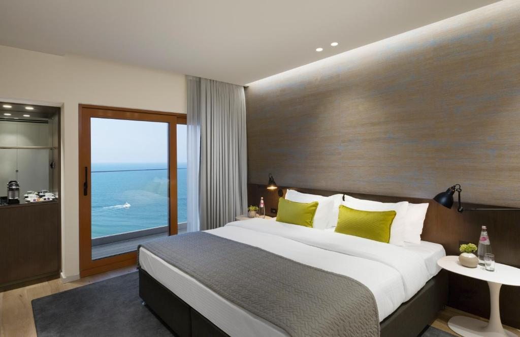 Сьюит (Люкс с 2 спальнями, вид на море) отеля Carlton Tel Aviv Hotel – Luxury on the Beach, Тель-Авив
