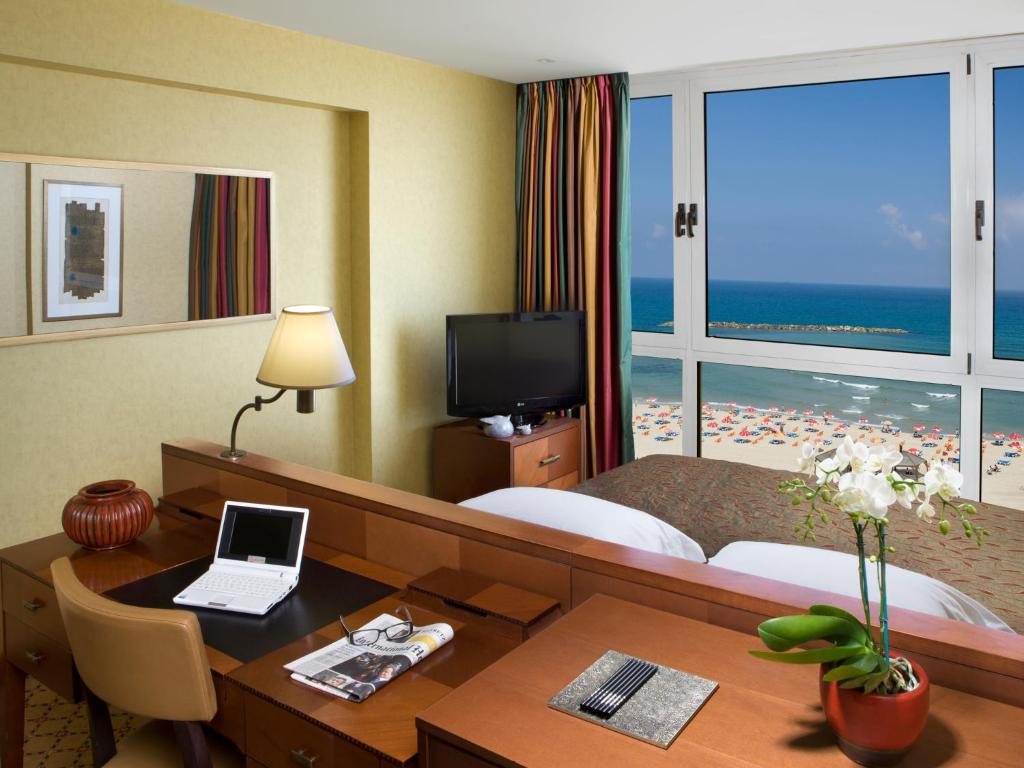 Двухместный (Представительский двухместный номер с 1 кроватью и видом на море) отеля Dan Tel Aviv Hotel, Тель-Авив