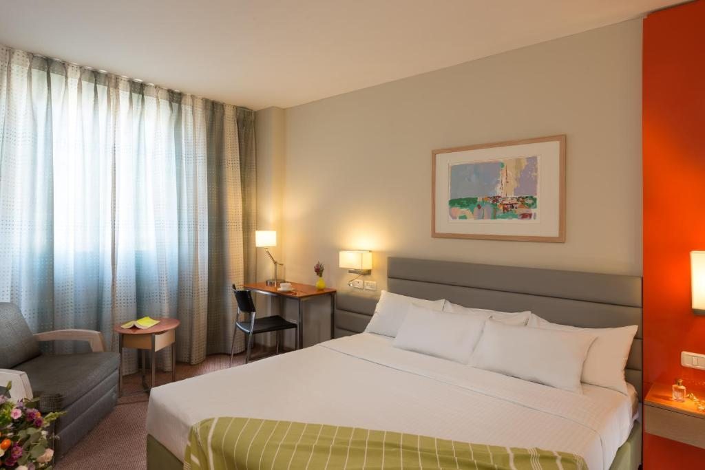 Двухместный (Двухместный номер «Премиум» с 1 кроватью или 2 отдельными кроватями) отеля Grand Beach Hotel, Тель-Авив