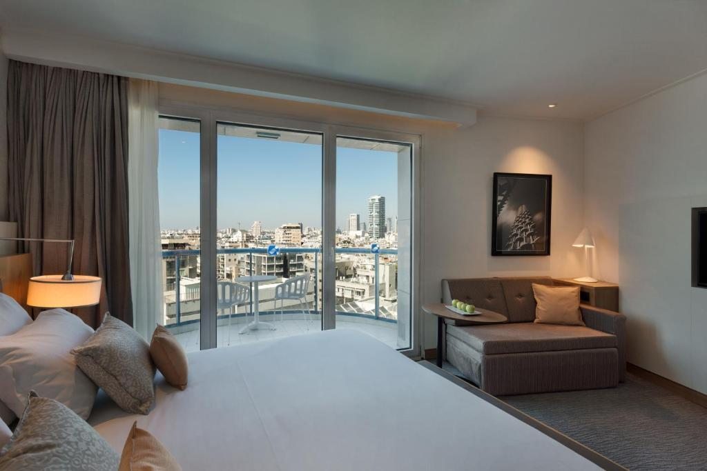 Двухместный (Специальное предложение — Двухместный номер Делюкс с 1 кроватью и балконом) отеля Isrotel Tower Hotel, Тель-Авив