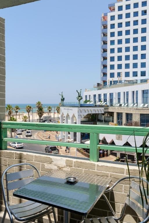 Двухместный (Двухместный номер с 1 кроватью и балконом), Liber Tel Aviv Sea Shore Suites