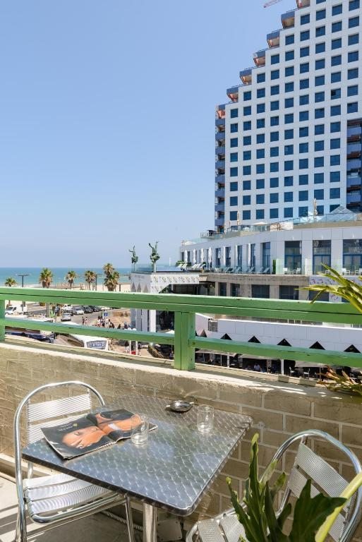 Двухместный (Двухместный номер с 1 кроватью и балконом), Liber Tel Aviv Sea Shore Suites