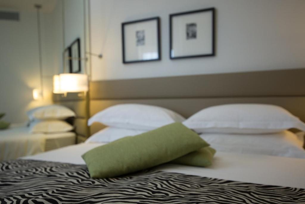 Двухместный (Стандартный двухместный номер с 1 кроватью или 2 отдельными кроватями) отеля Maxim Design Hotel 3 Star Superior, Тель-Авив