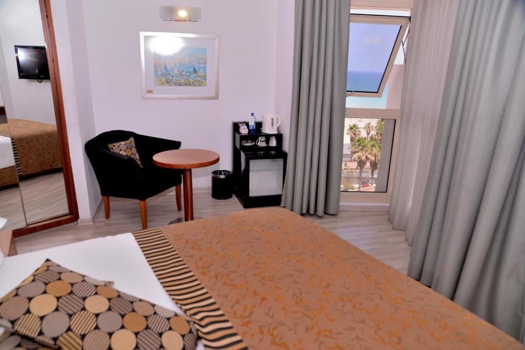 Двухместный (Стандартный двухместный номер с 1 кроватью и видом на море) отеля Maxim Design Hotel 3 Star Superior, Тель-Авив