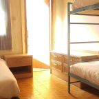 Трехместный (Трехместный номер с основными удобствами), Sky Hostel