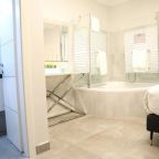 Двухместный (Deluxe Room with Jacuzzi Bath), Miami Hotel